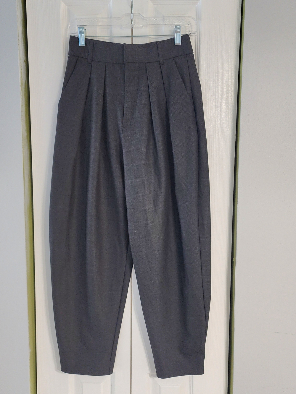 ZARA Gray Textured Pleated Tapered Pants High-Waist Barrel Leg Trousers Size S